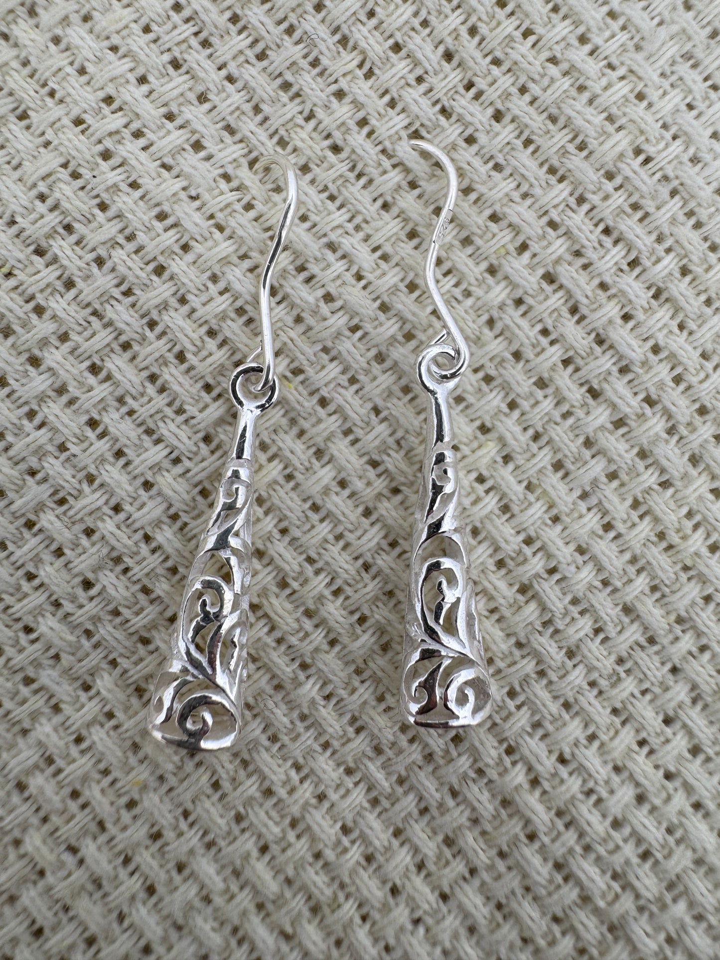 - "Dangler Earrings for Women"
- "Sterling Silver Jewelry"
- "925 Silver Earrings"
- "Indian-made Sterling Silver Earrings"
- "Handmade Sterling Silver Earrings"