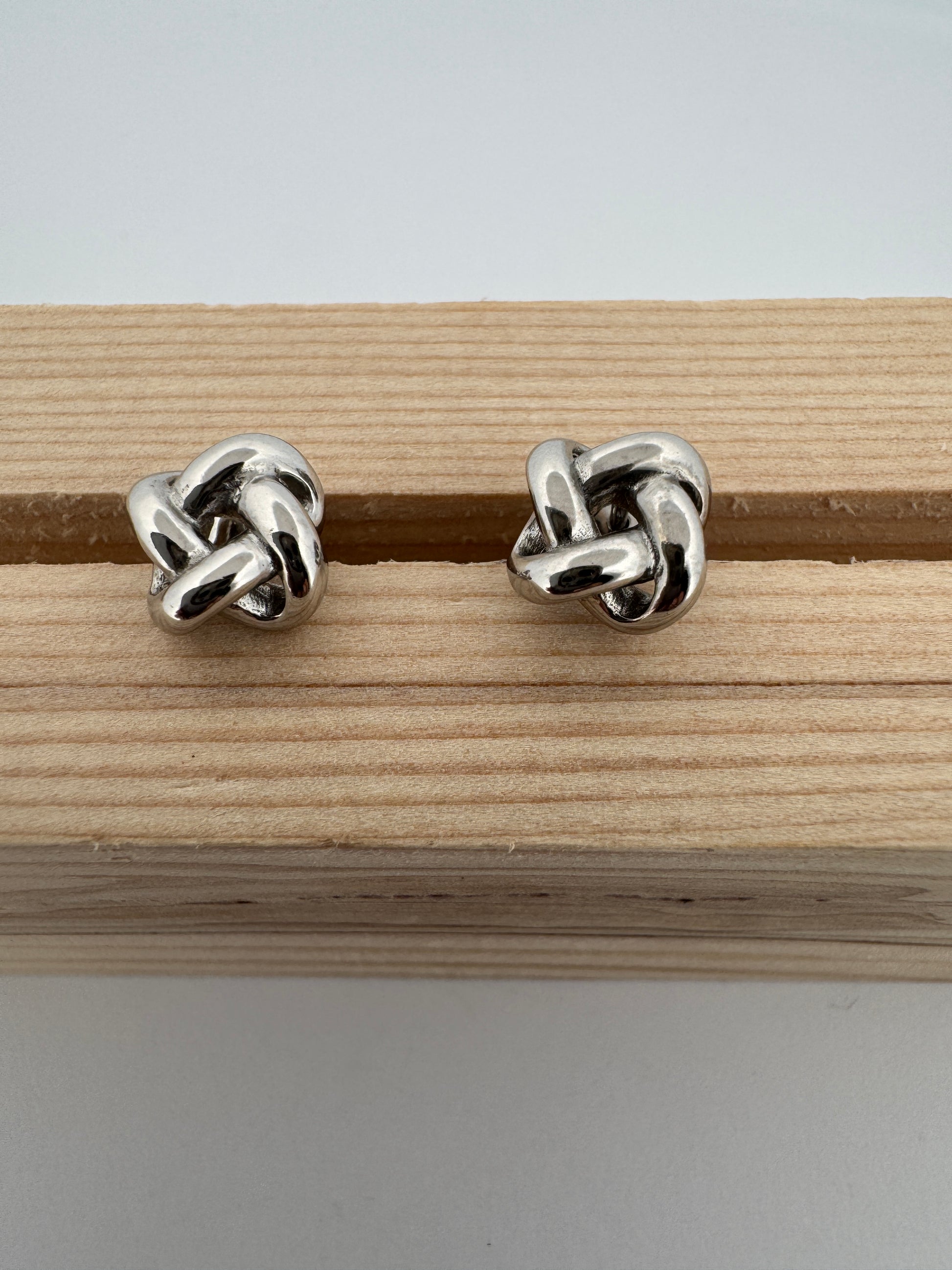 1. Twisted Knot Earrings from Samavetaa
2. Love Knot Jewelry from Samavetaa
3. 925 Silver Love Knot from Samavetaa
4. Romantic Twisted Knot Earrings
5. Symbolic Love Knot Jewelry