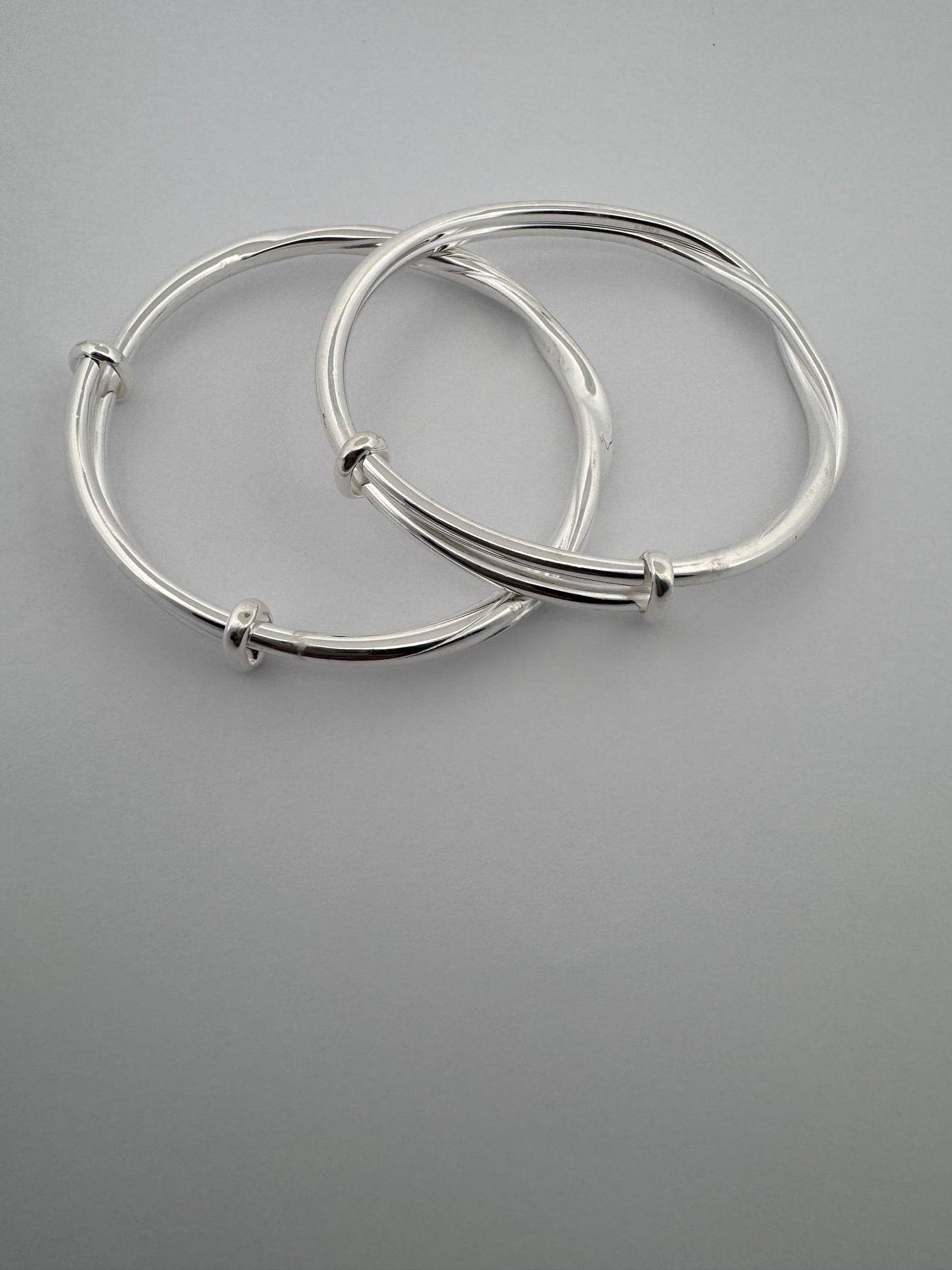 1. Twisted Hinged Bangle Design
2. Sterling Silver Adjustable Bangle
3. 925 Silver Twisted Bangle
4. Elegant Adjustable Bangle
5. Stylish Twisted Hinged Bangle