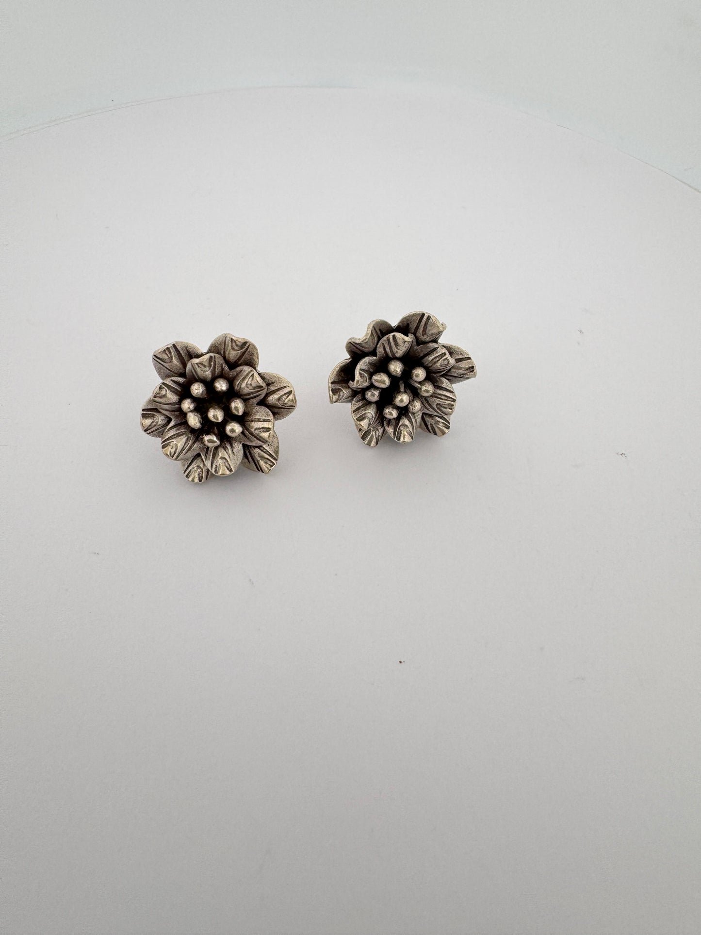 1. Cherry Blossom Flower Jewelry
2. Sterling Silver Floral Earrings
3. Spring-themed Jewelry
4. Elegant Cherry Blossom Earrings
5. Delicate Flower Jewelry