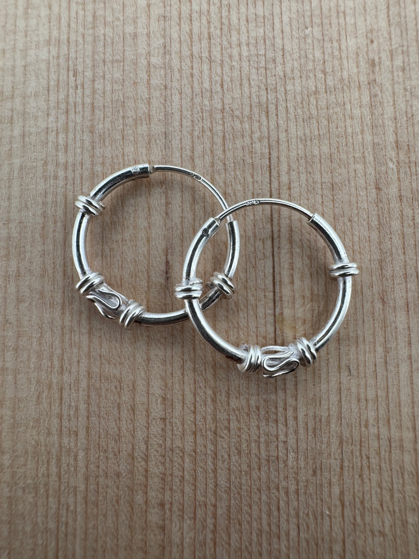 925 Sterling Silver wave line twisted wire Bali