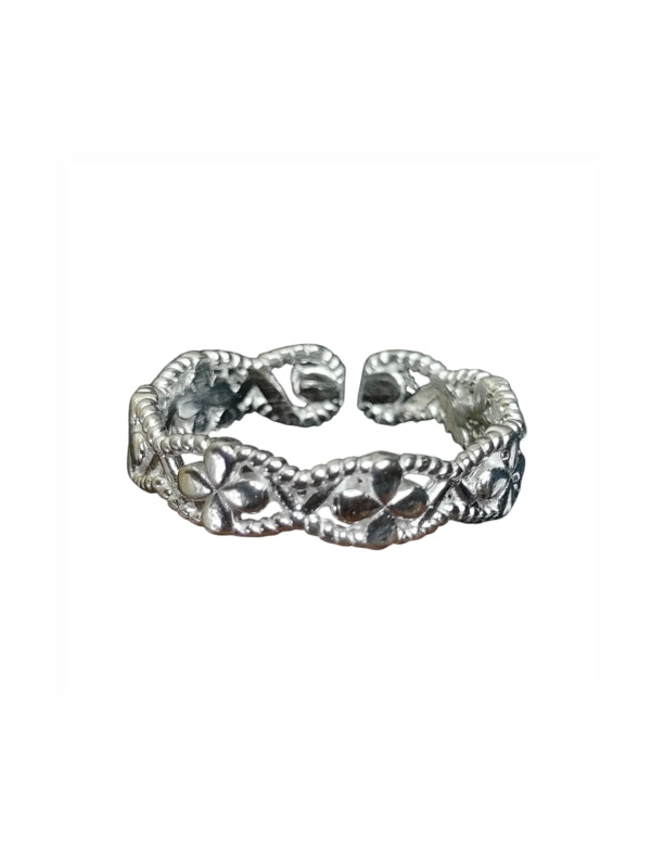 925 Sterling Silver cut out flower border 
Band Toe Cum Thumb Ring